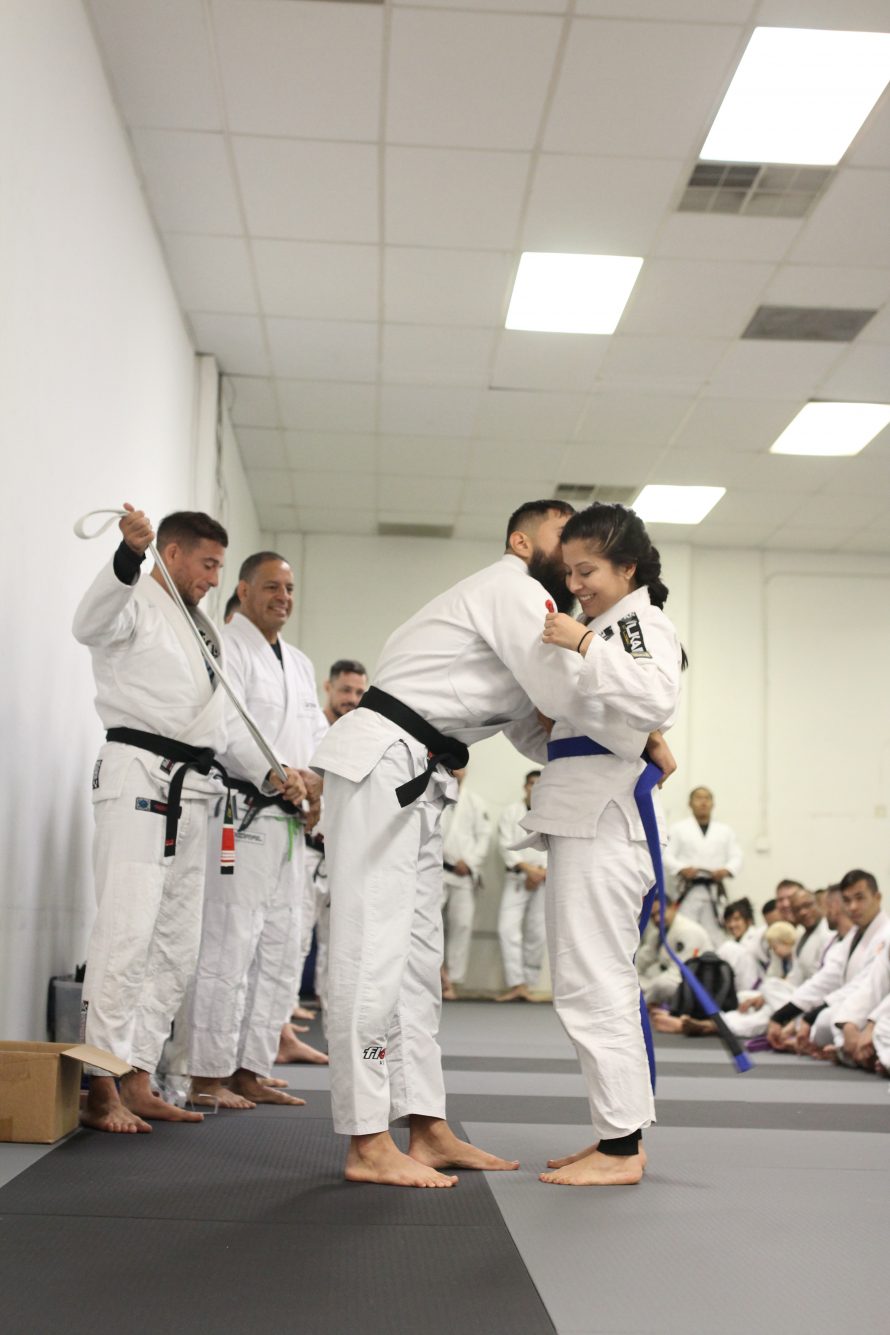 Fake BJJ Black Belts: Gracie Blue Belts Posing as Black Belts – The Take